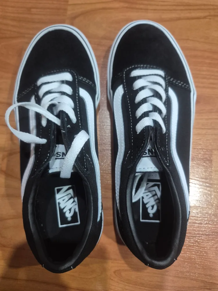 Vans Old Skool Black/White Shoes - Size 4 image indicator(2)