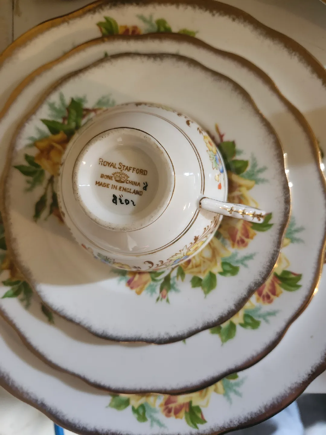 Royal Stafford Bone China Tea Cup Set image indicator(3)