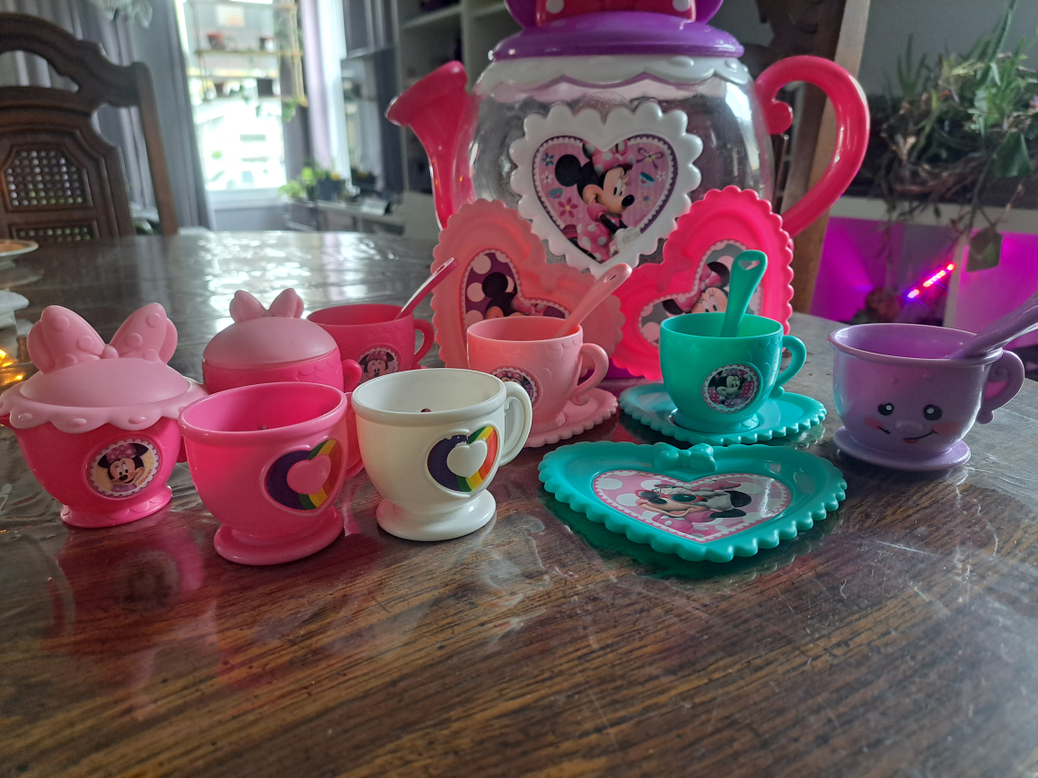 Minnie Mouse Tea Set