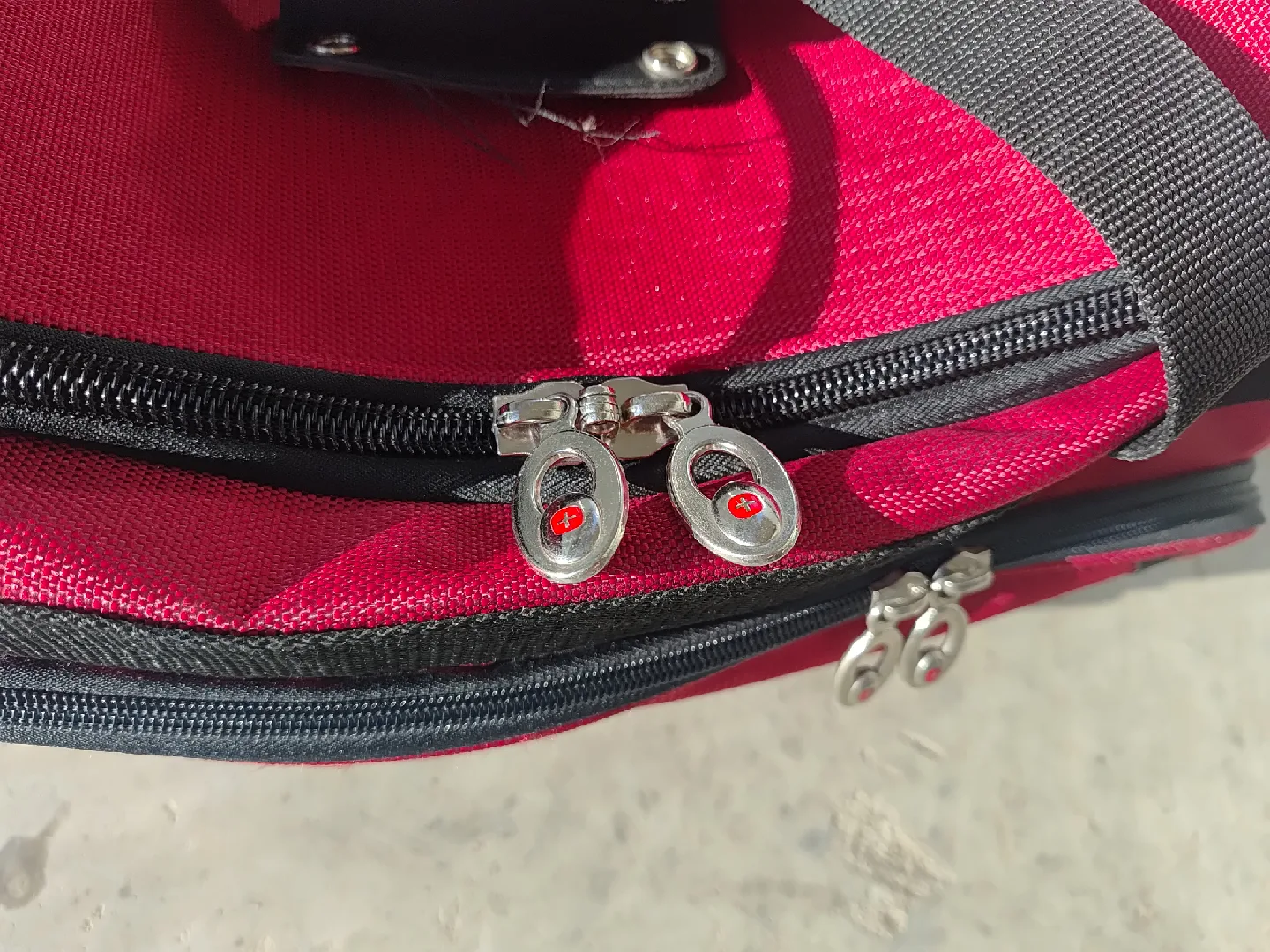 Swiss Gear bag image indicator(3)