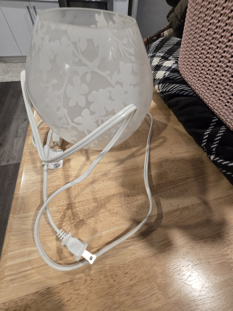 White Floral Patterned Electric light - photo 3