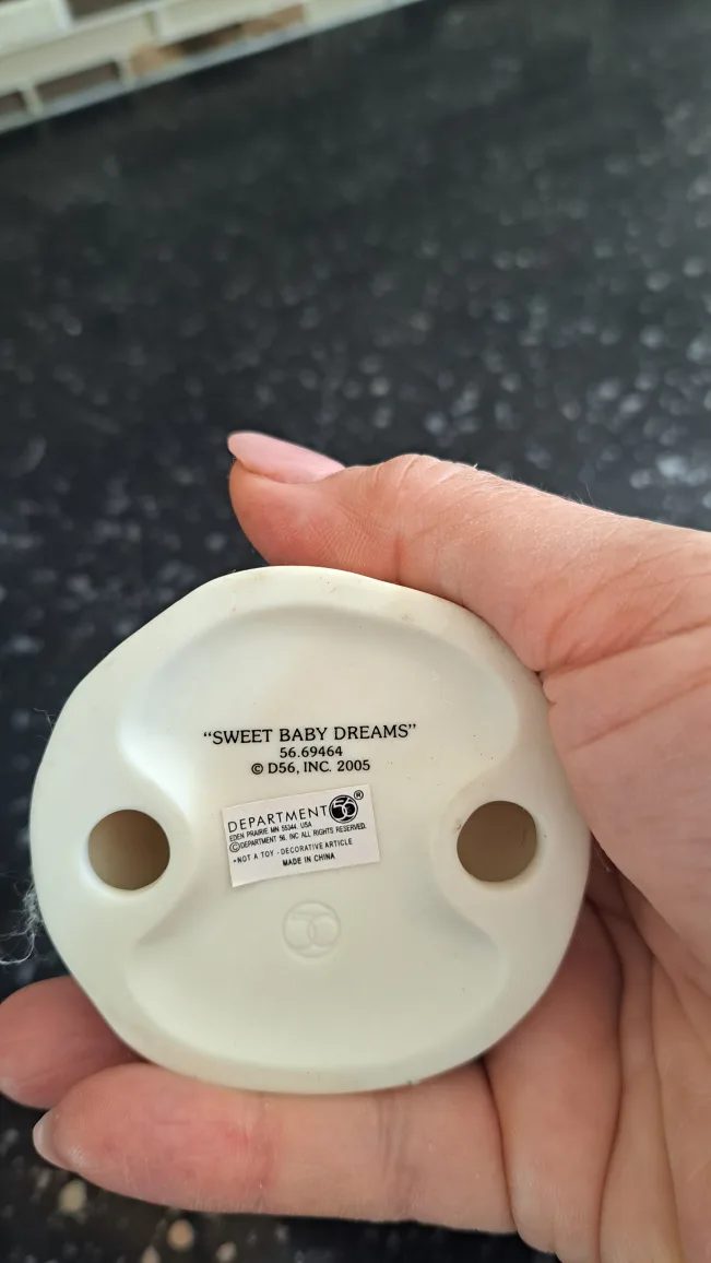 Sweet Baby Dreams and Precious moments Figurines image indicator(3)