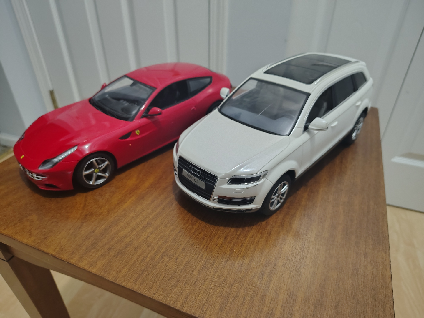 Ferrari & Audi Q7 Diecast Car Models
