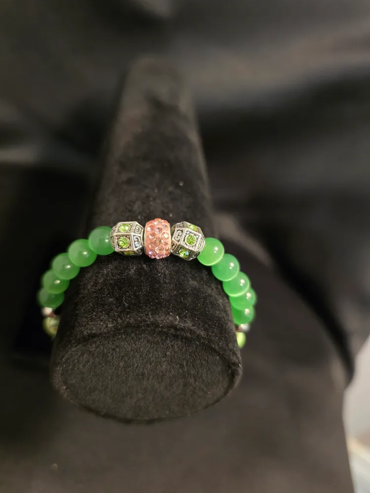 Green & Pink Beaded Bracelet image indicator(3)