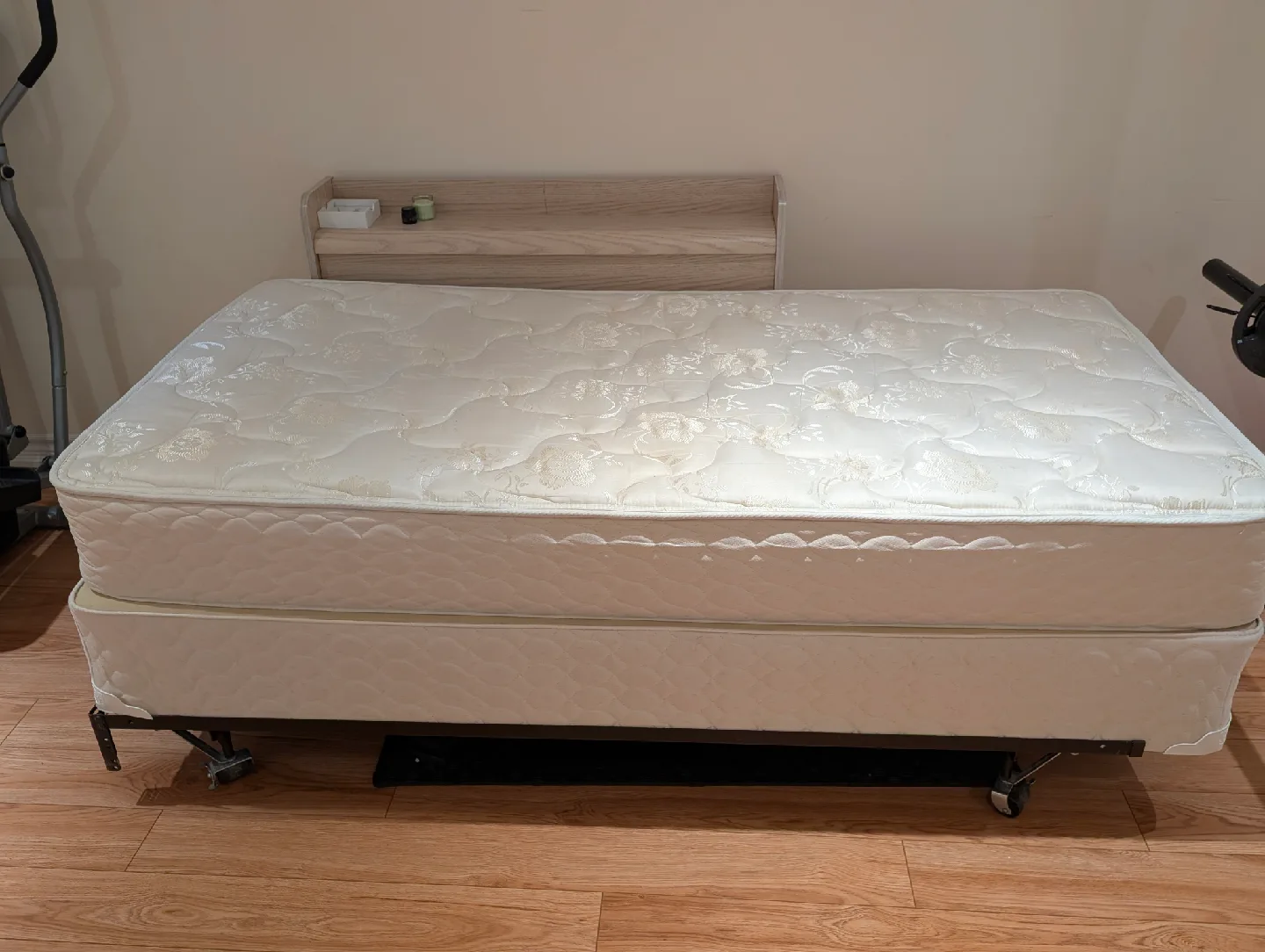 Mattress and Bed Frame ❤️ thumbnail