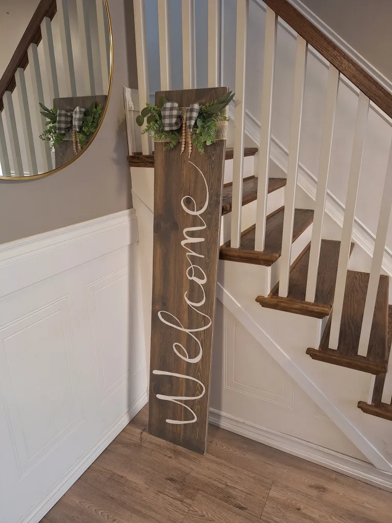 Welcome, Porch Leaner image indicator(4)