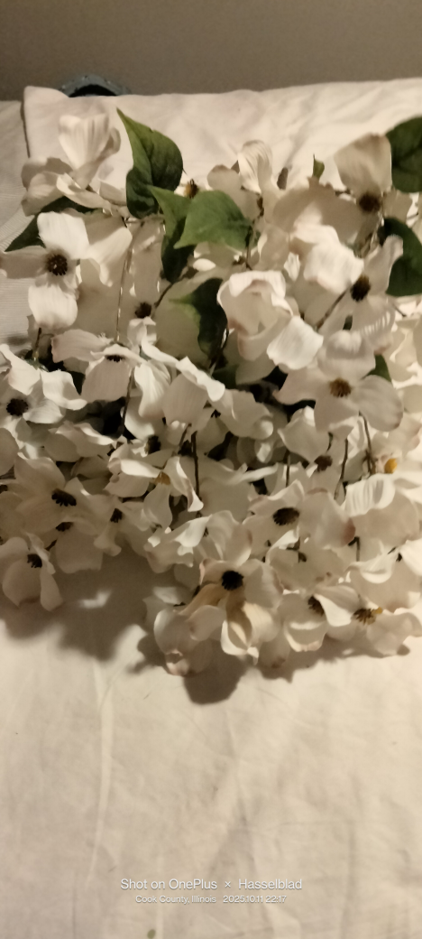 Artificial White Dogwood Flower Stems - photo 4
