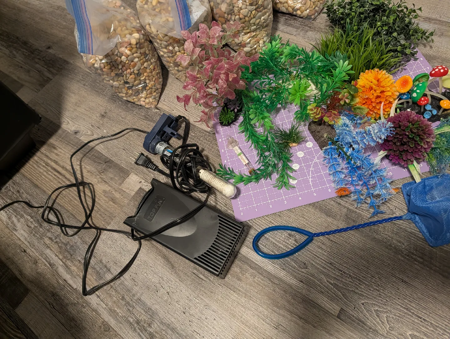 Aquarium Decorations, Gravel, Filter & Net image indicator(4)