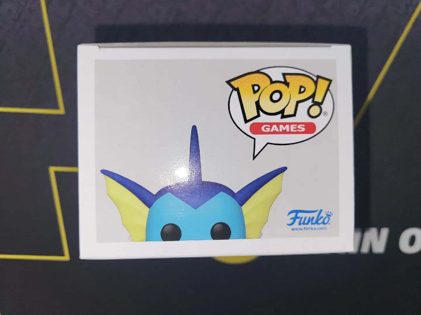 Pokemon Center Exclusive Funko Pop Vaporeon 627 image indicator(5)