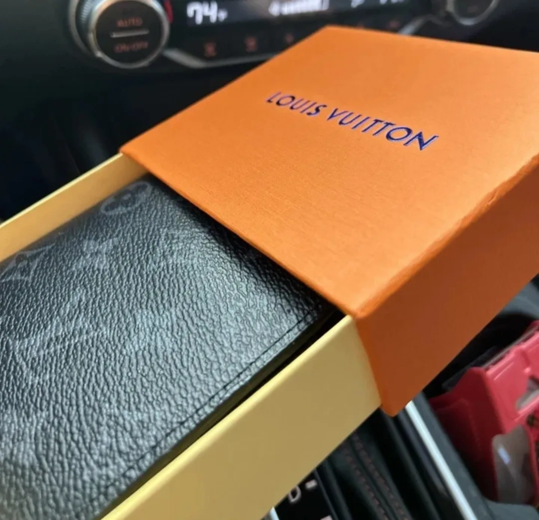 Louis Vuitton Wallet image indicator(2)