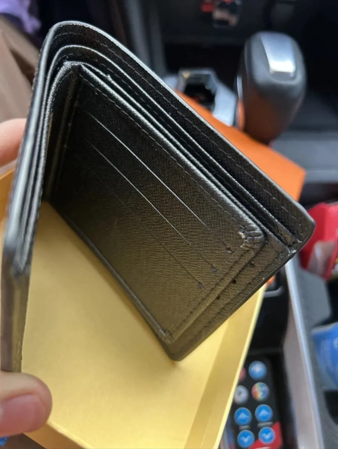 Louis Vuitton Wallet image indicator(3)