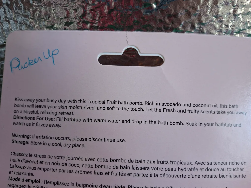 X+Y=BEAUTY Pucker Up Bath Fizzy image indicator(2)