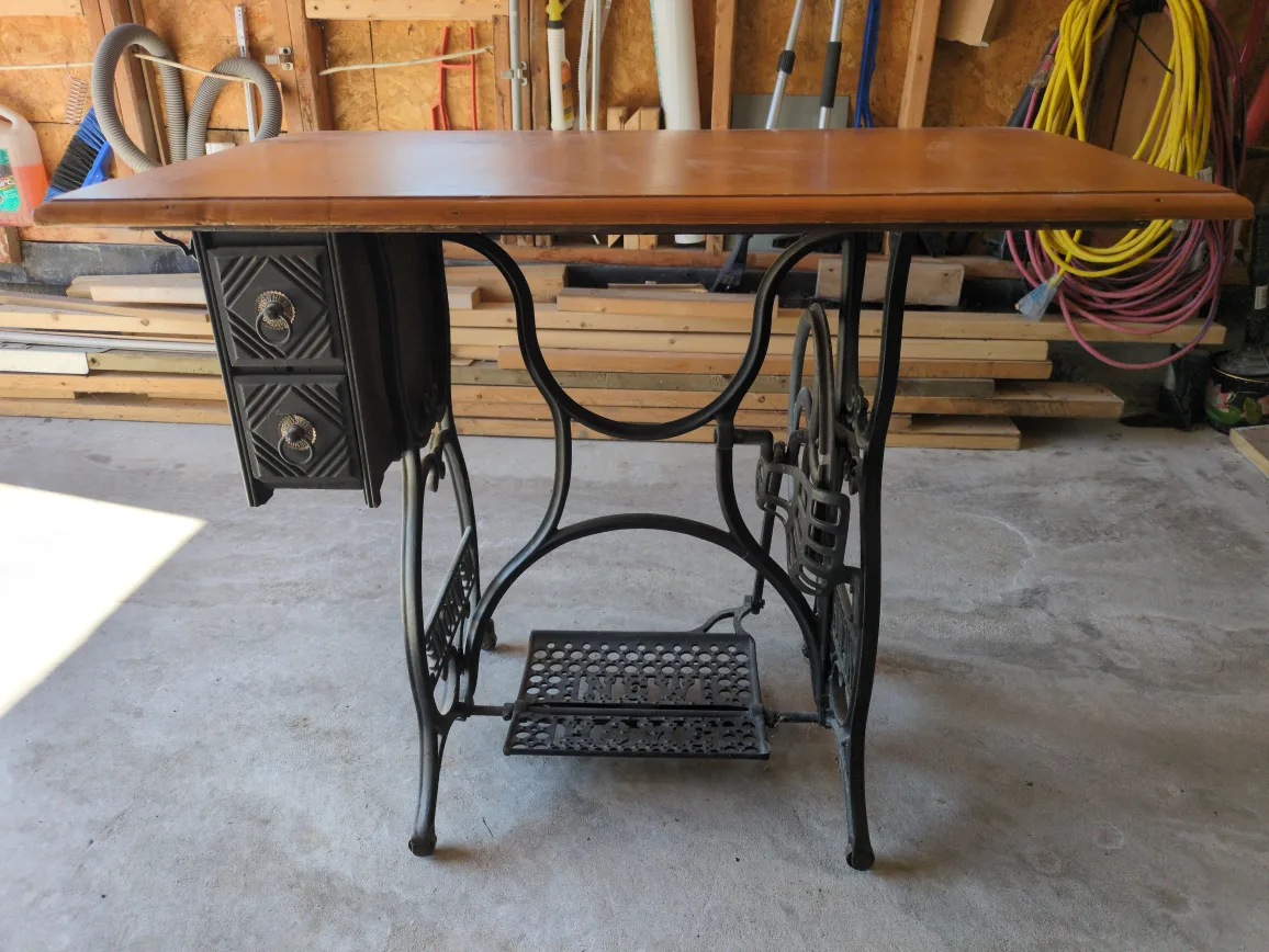 Vintage Sewing Machine Table image indicator(2)