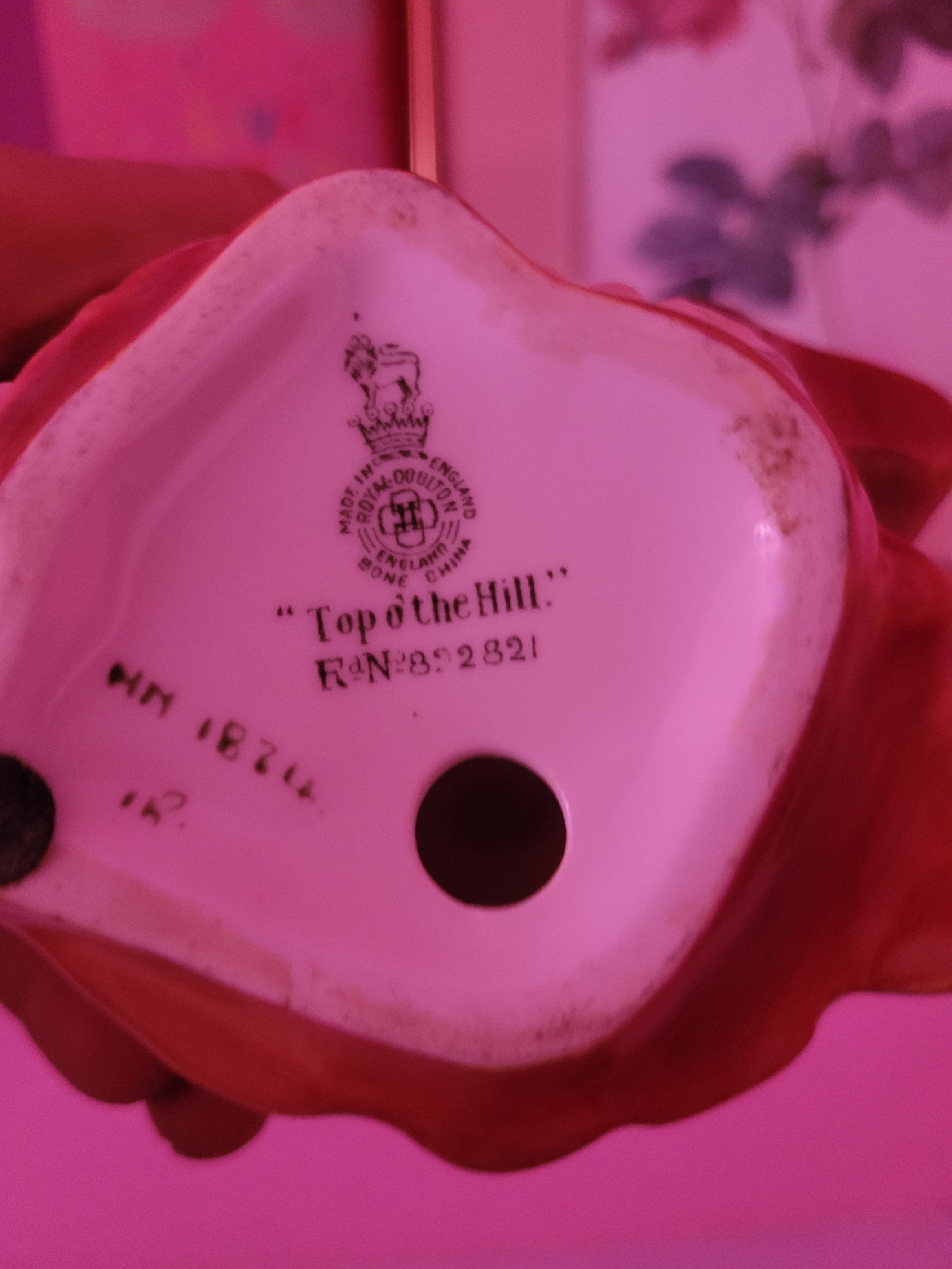 Royal Doulton Figurine - Top o' the Hill - photo 2