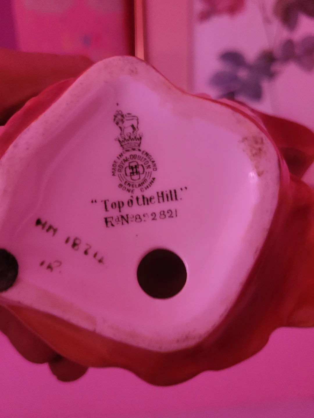 Royal Doulton Figurine - Top o' the Hill image indicator(2)