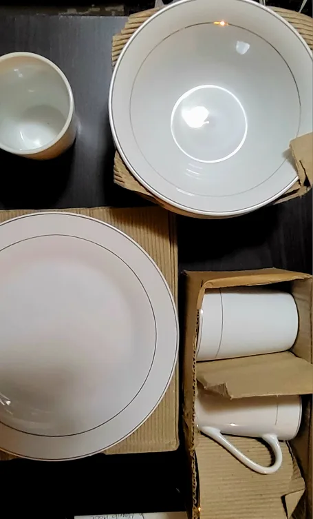 Gibson Home Tuxedo deluxe Ceramic 12 pcs dinnerware set image indicator(5)