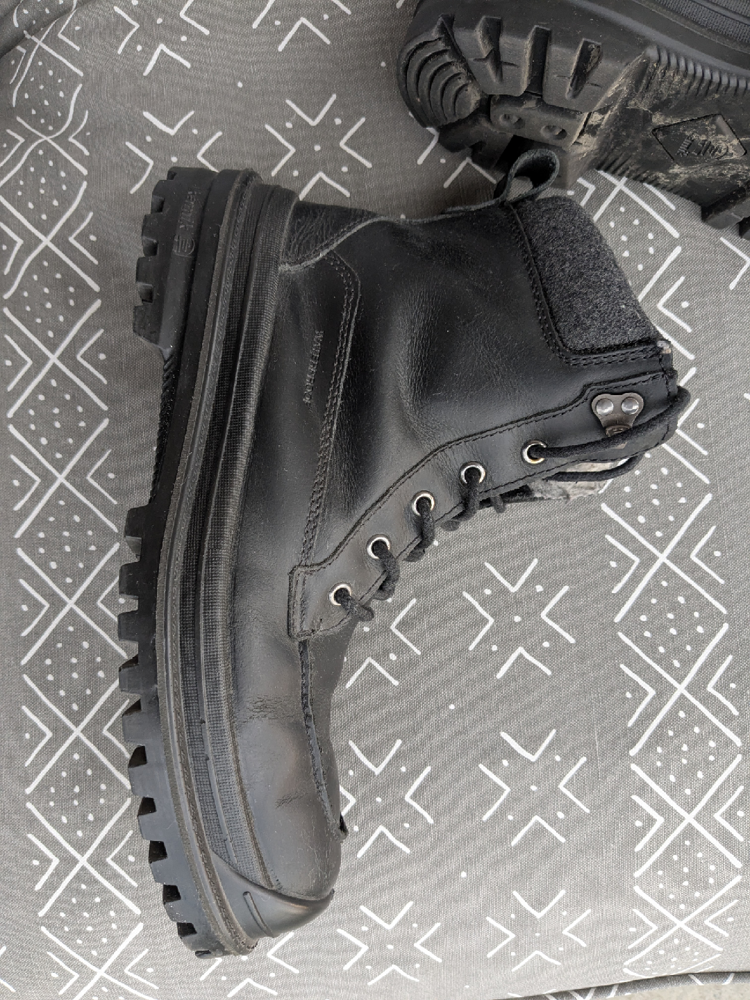 Kamik winter boots, men size 10