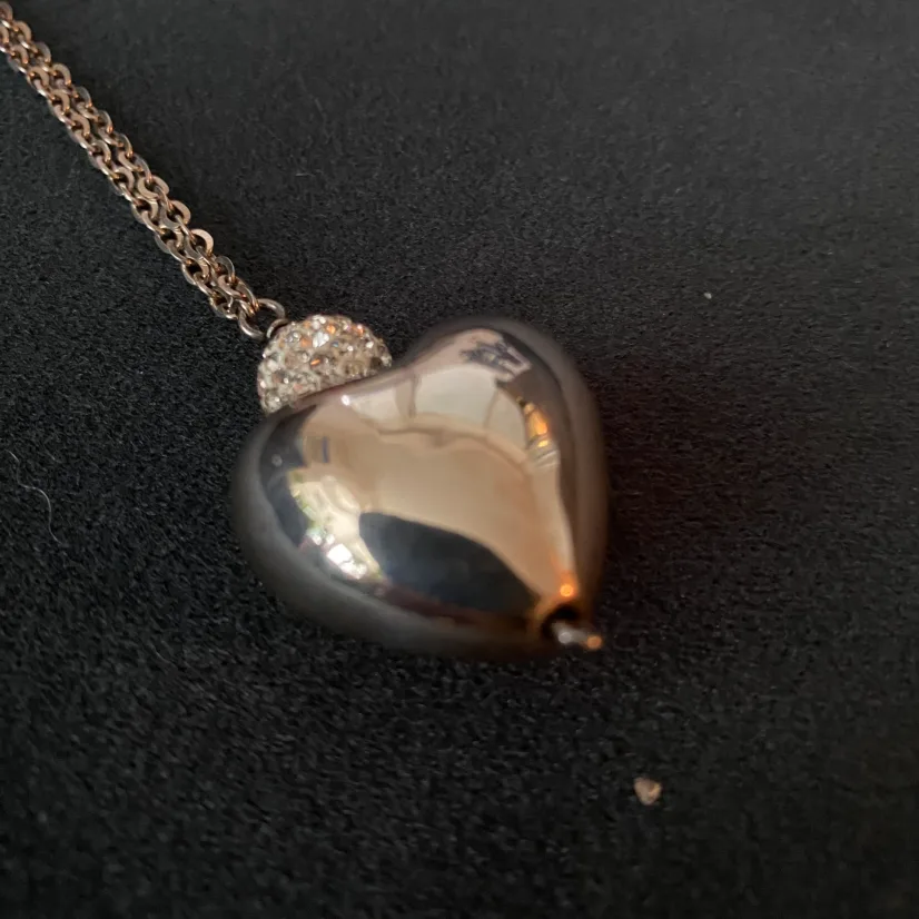 Hillberg&Berk Heart Shaped Necklace image indicator(6)
