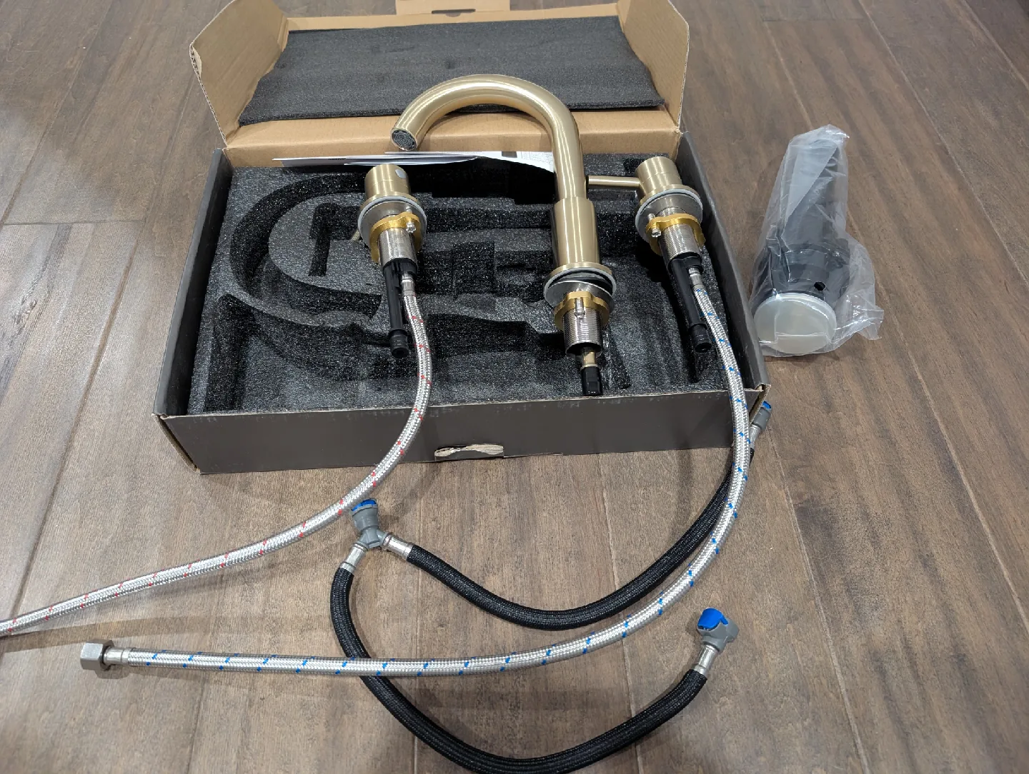 Brand New Gold Bathroom Faucet For Sale image indicator(2)