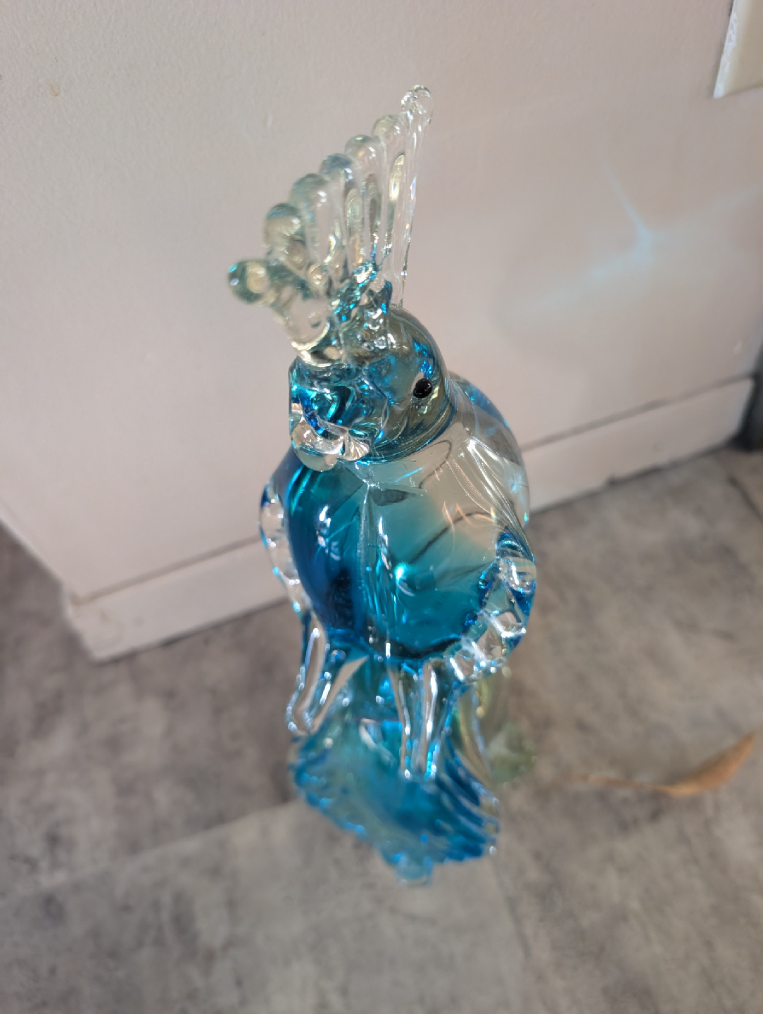 glass cockatoo figure with other items contact if you like - photo 2