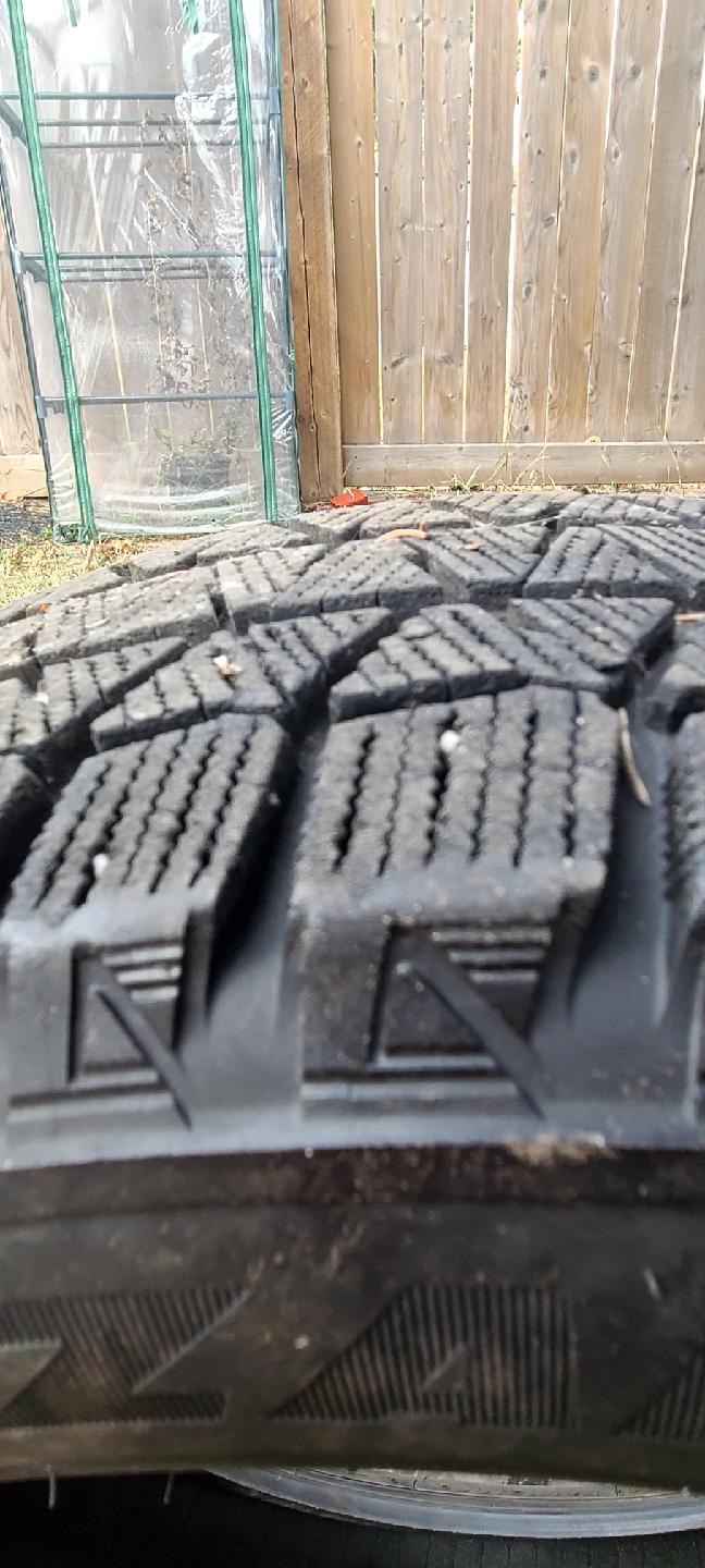 Winter Tire 195/65R15 blizzak - photo 2