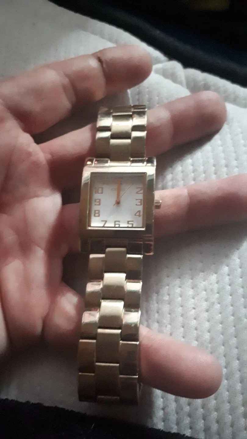 Guess Gold-Tone Ladies Watch