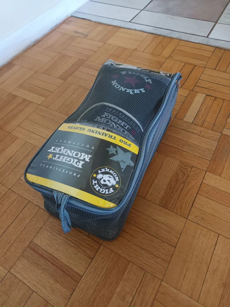 Fight Monkey Professional Boxing Gloves with Bag image indicator(3)