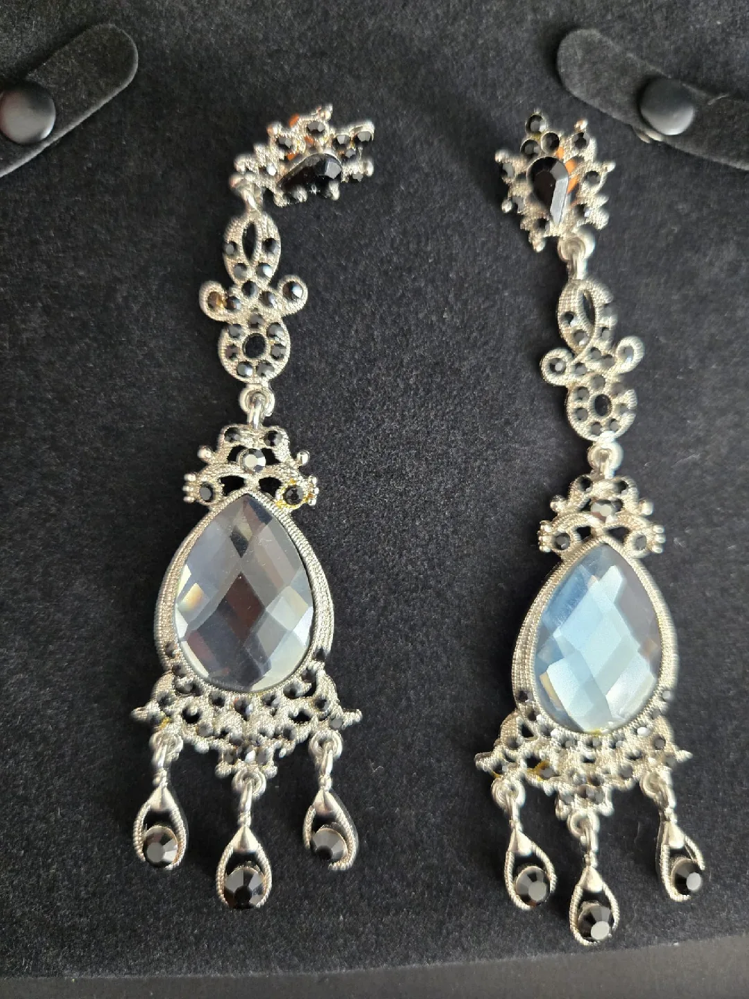 Assorted Dangle Earrings image indicator(9)