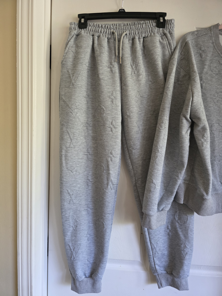 Louis Vuitton Gray Sweatshirt & Pants Set - photo 2