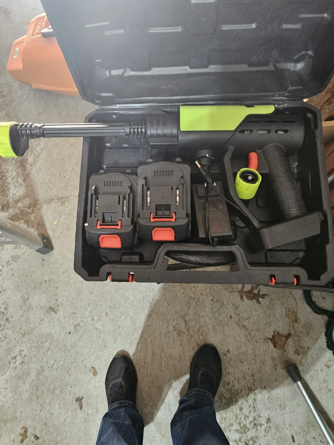 Cordless Pressure Washer with 2  21 V Batteries