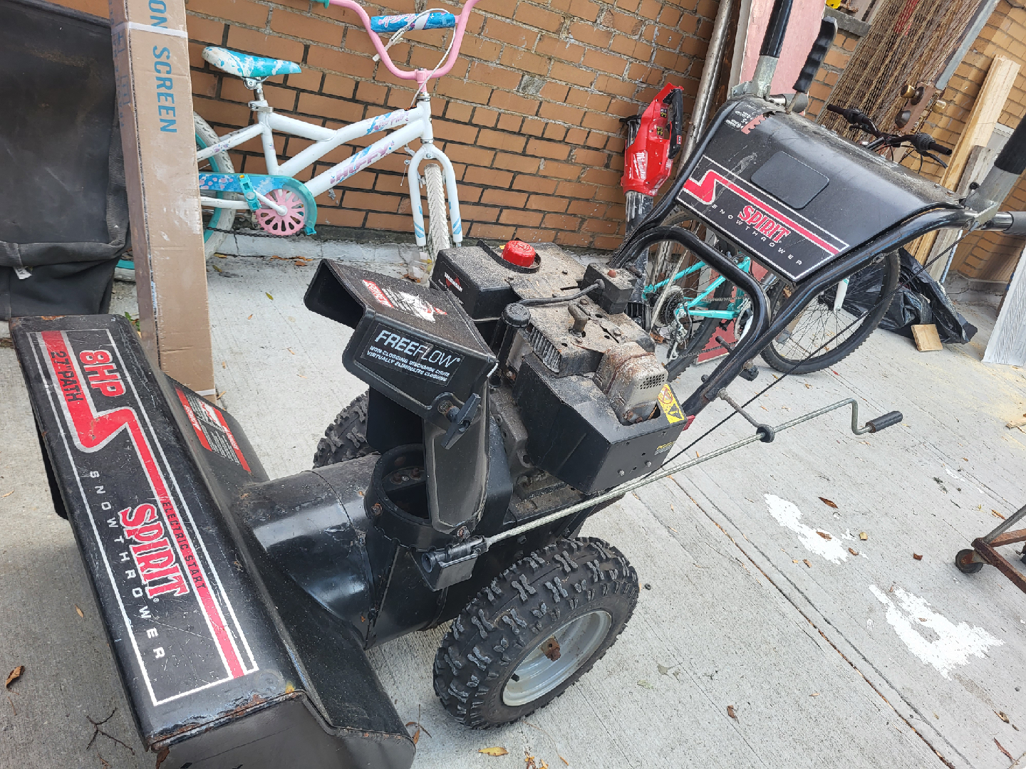 Spirit 8HP Snowthrower - photo 3