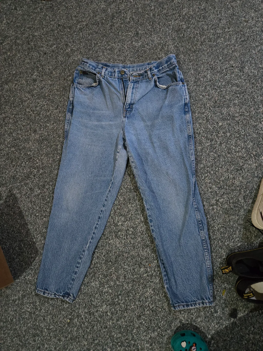 Vintage Chic Jeans - Light Wash Denim thumbnail