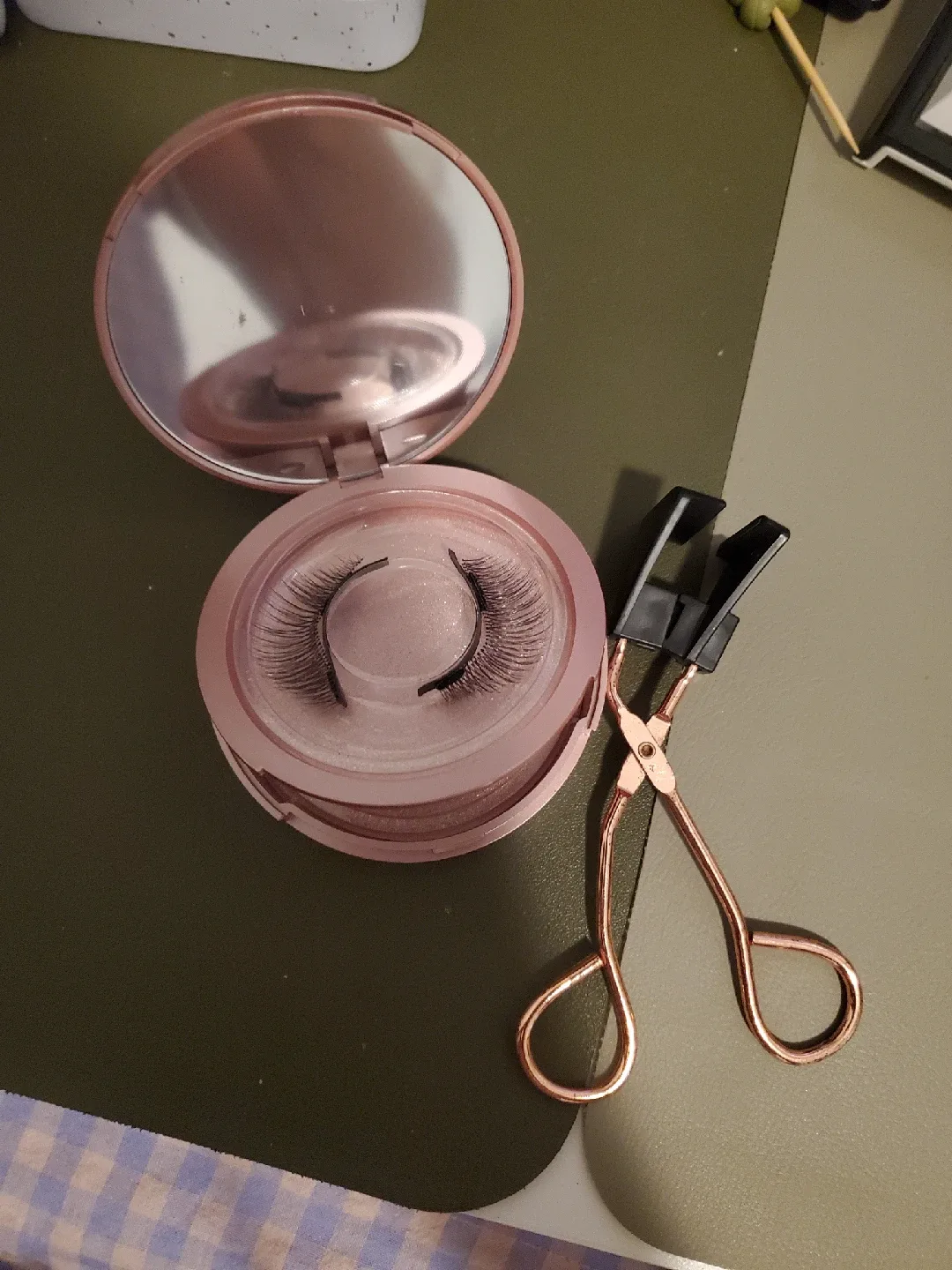 Magnetic Eyelash Kit thumbnail