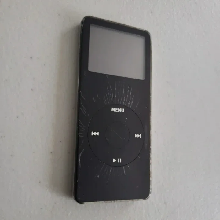 Apple iPod nano 1st generation 4GB - Classic MP3 Player thumbnail