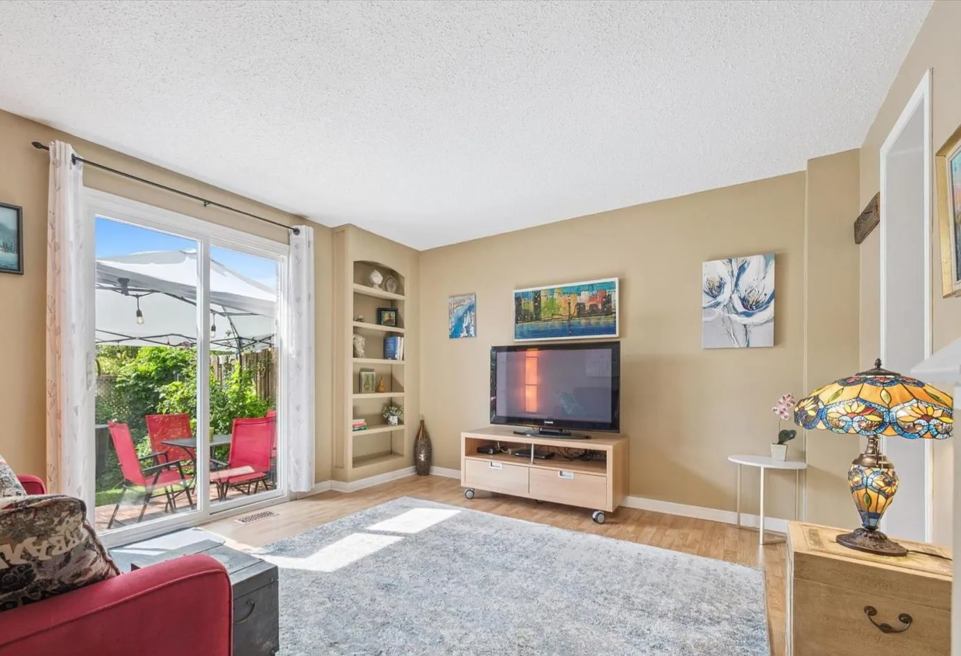 Cute townhouse for sale in Guelph image indicator(2)