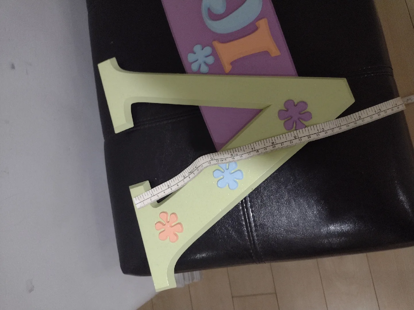 Victoria Name Sign Wall Decor image indicator(4)