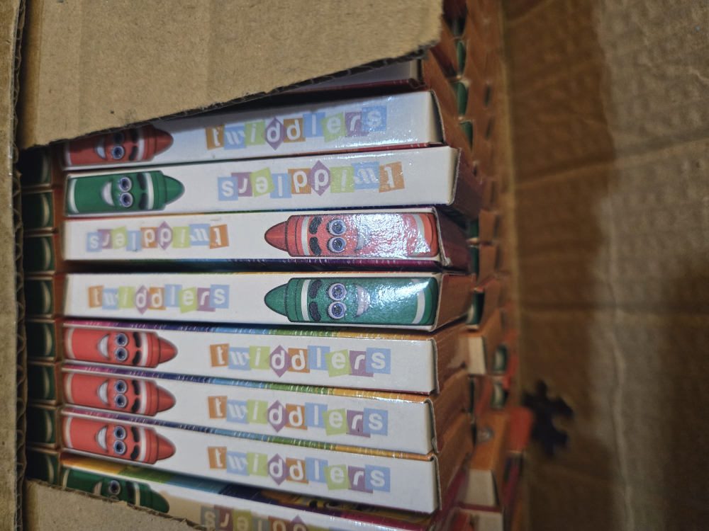 Twiddlers 4 Crayons Bright Assorted Colours - photo 2