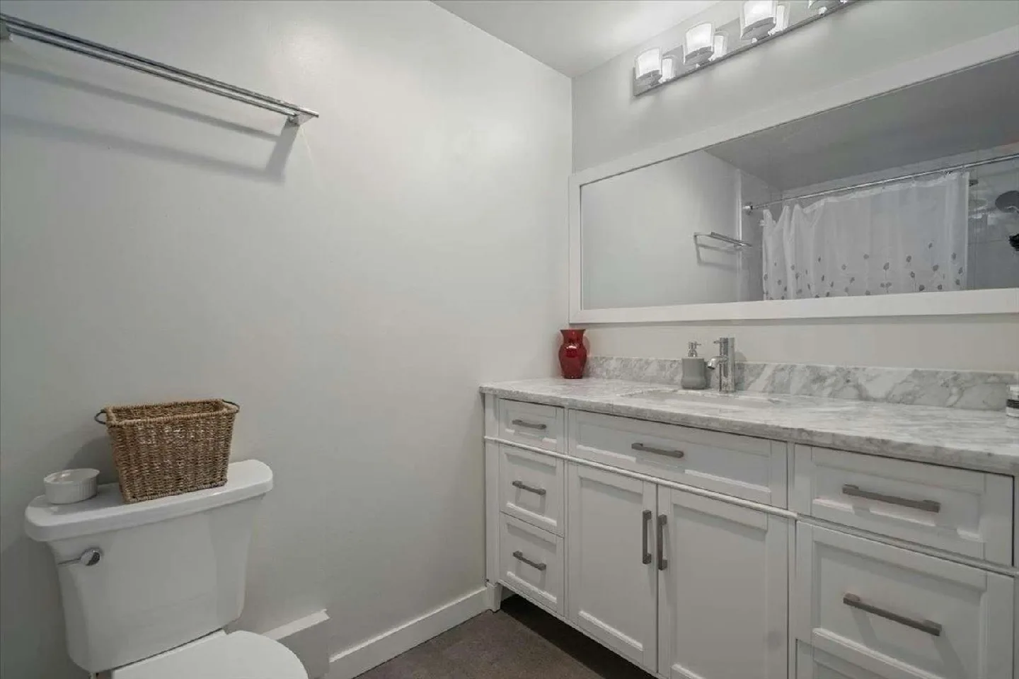 apartment for rent image indicator(4)