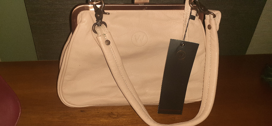 Wanderers Travel Co Australian leather handbag
