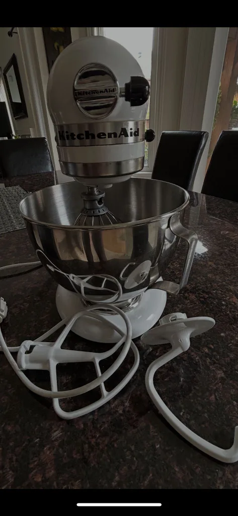 KitchenAid Stand Mixer with Attachments image indicator(2)