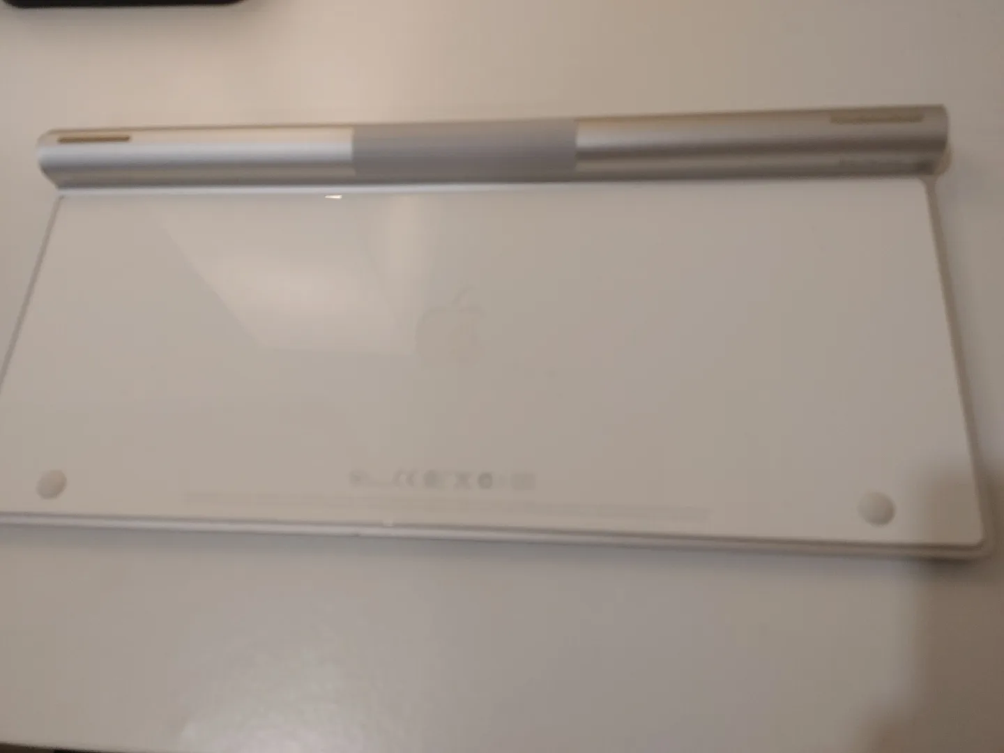 Apple Wireless Keyboard - Silver image indicator(3)