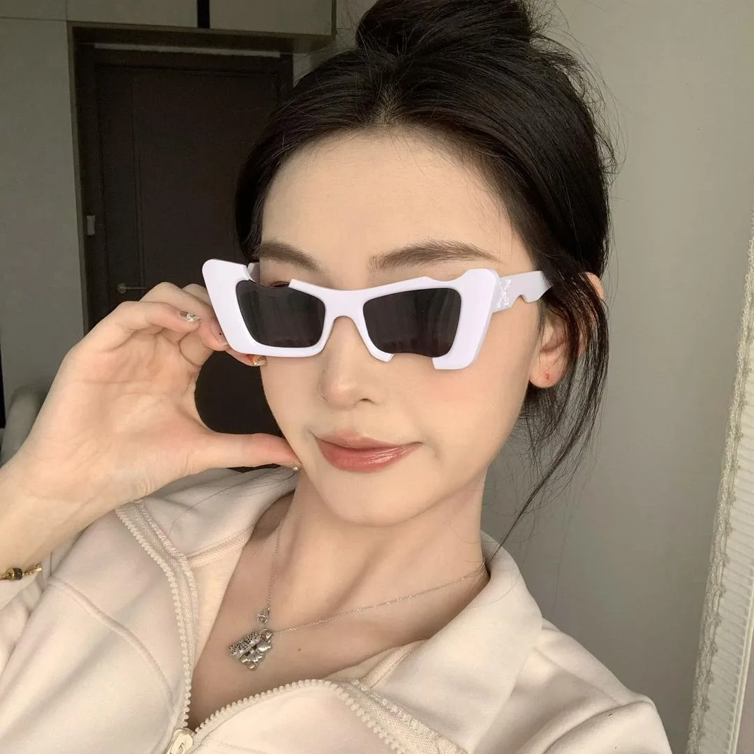 Unique Designer Sunglasses image indicator(2)