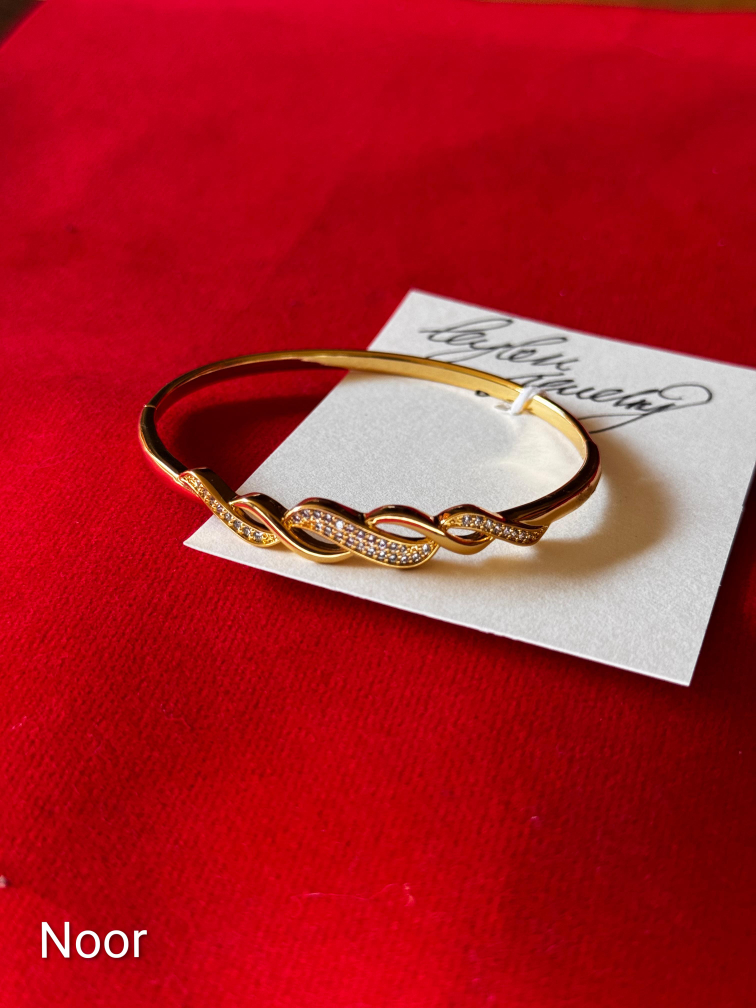 Gold plated Bangle Bracelets set