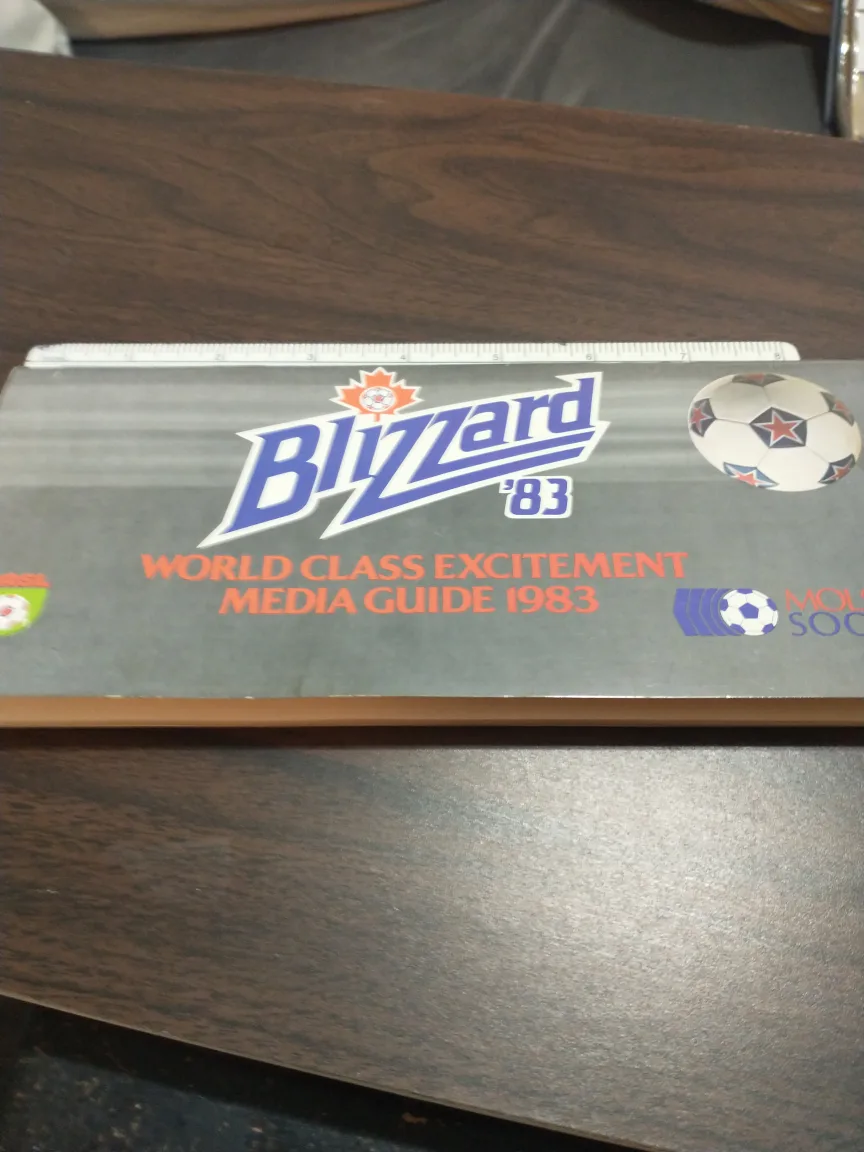 1983 NASL Toronto Blizzard media guide B&W 80 pages image indicator(2)
