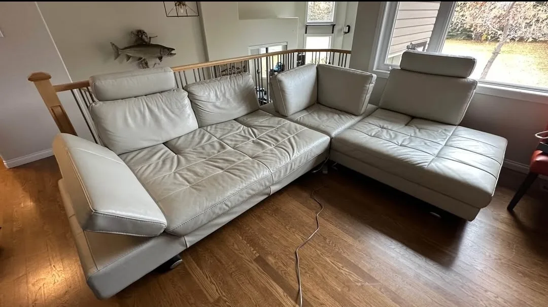 Leather Sectional Sofa - Great Condition! image indicator(3)