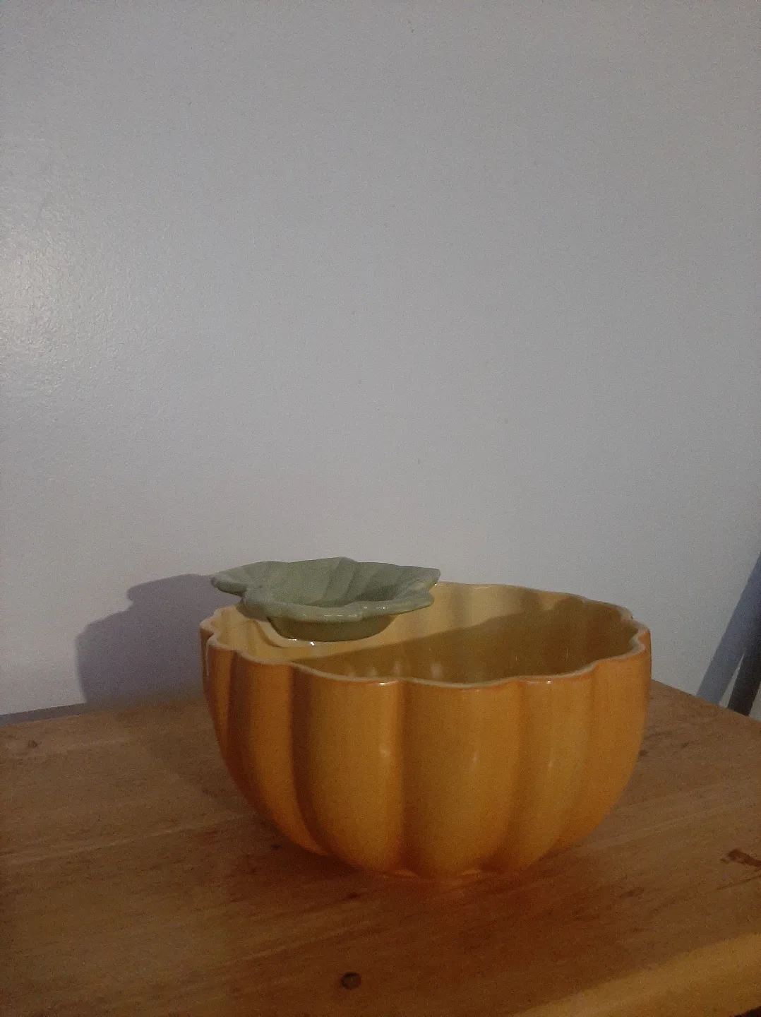 Yellow Ceramic Pumpkin Bowl with Leaf image indicator(2)