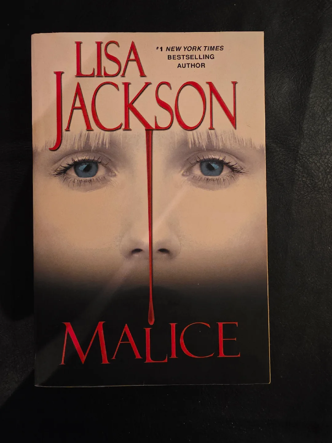 Lisa Jackson Books - Wicked Dreams, Malice, Shiver image indicator(5)