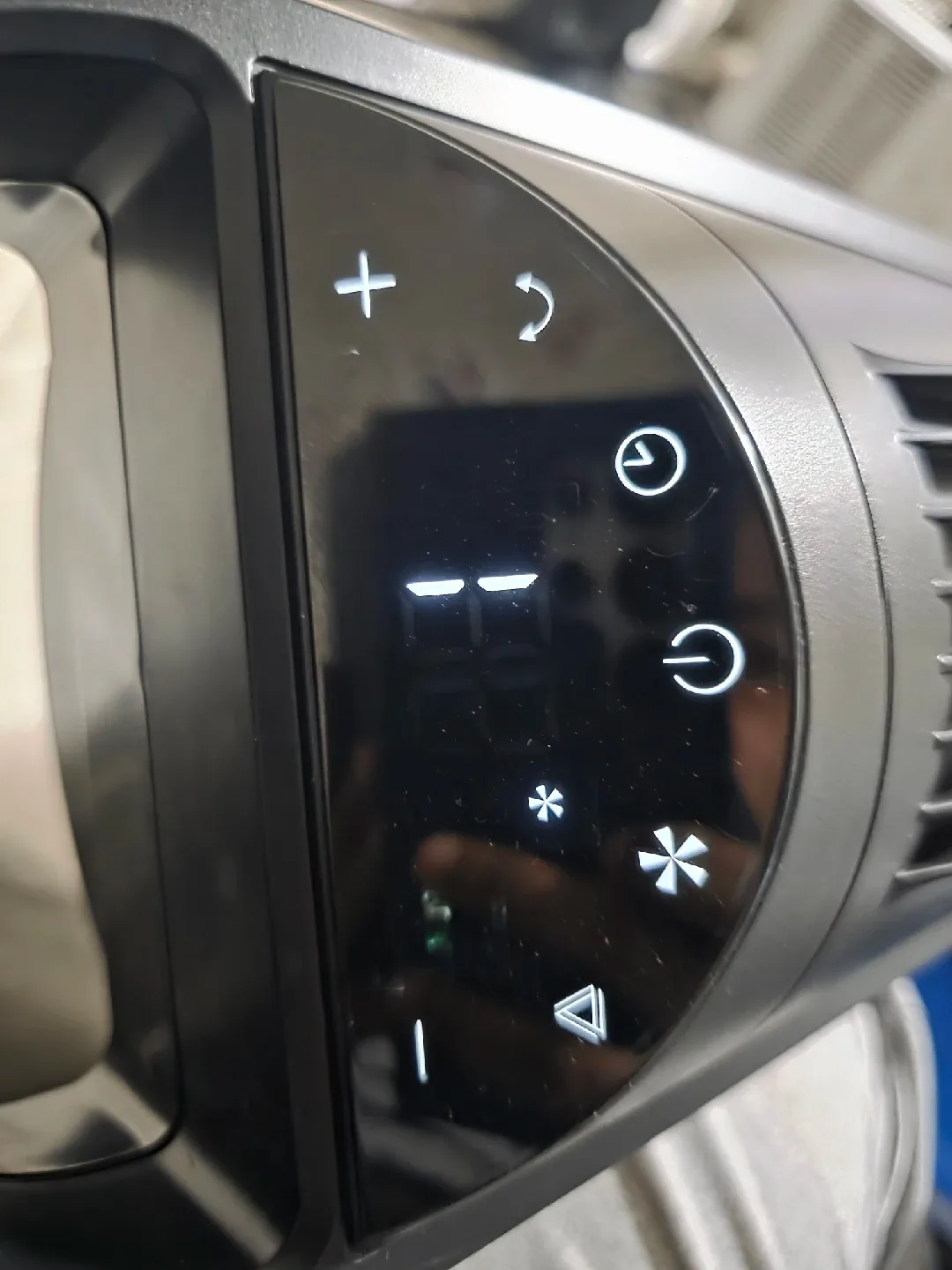 Seville Tower Fan - Black image indicator(3)