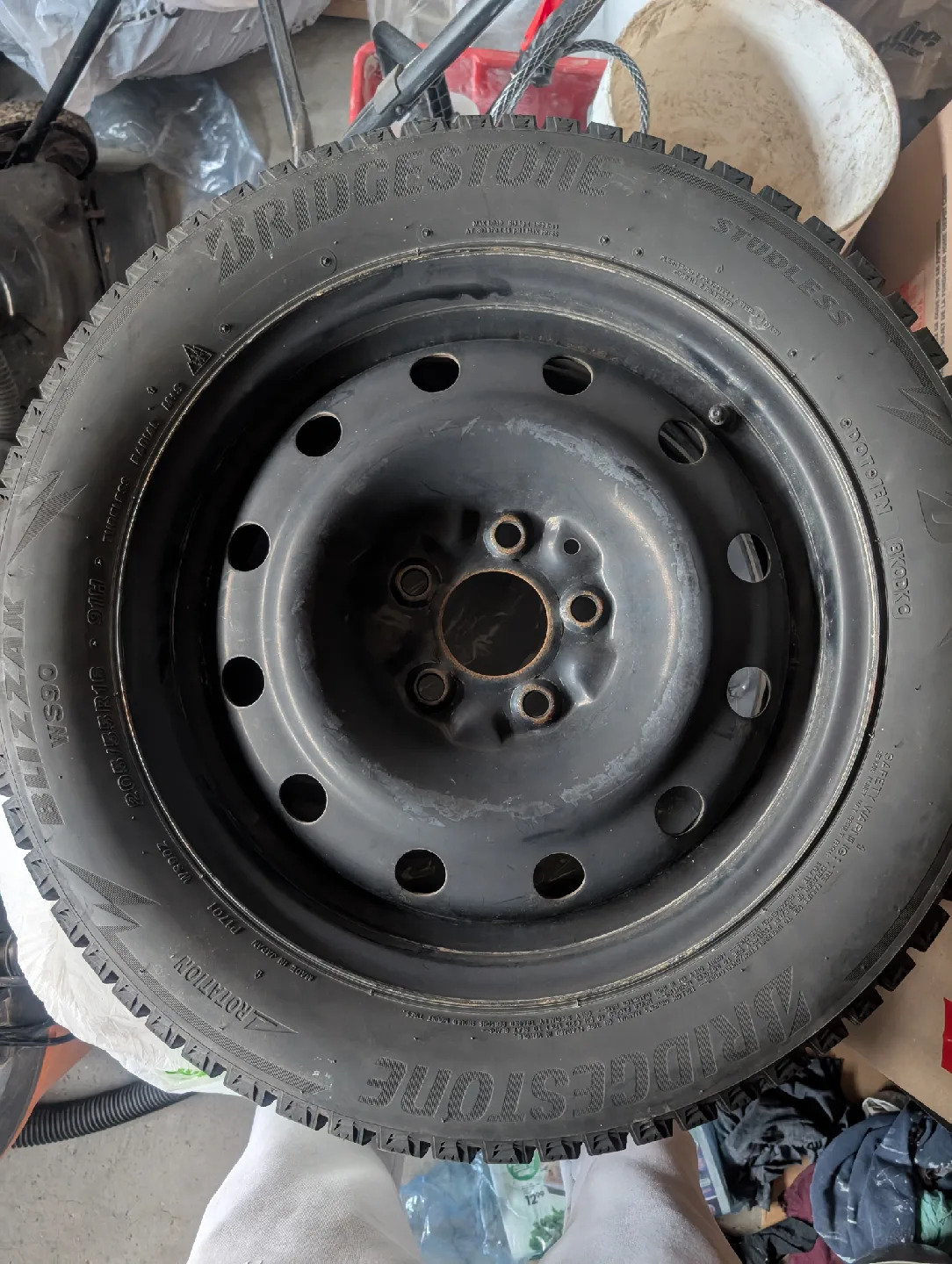 Bridgestone Blizzak WS90 205/55R16 Winter Tire image indicator(2)