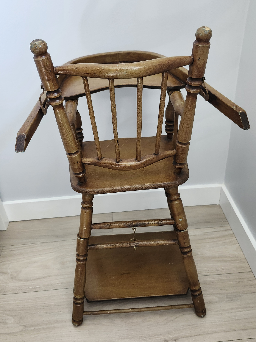 Vintage Mini High Chair - Converts into a Desk - photo 5